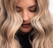 Modne kolory włosów 2021 - BRONDE