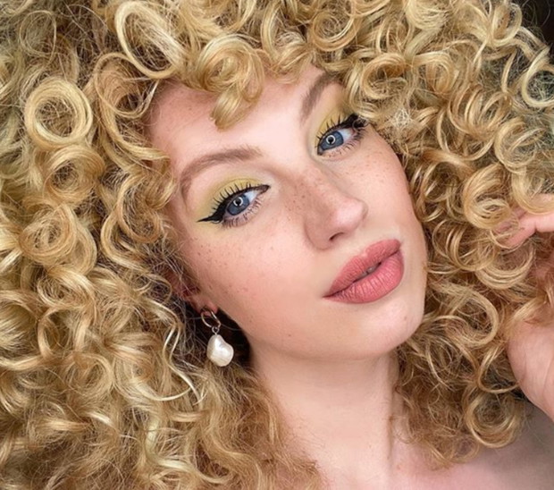 Idealny kosmetyk do włosów kręconych. Cantu Aktywator to hit na Instagramie!