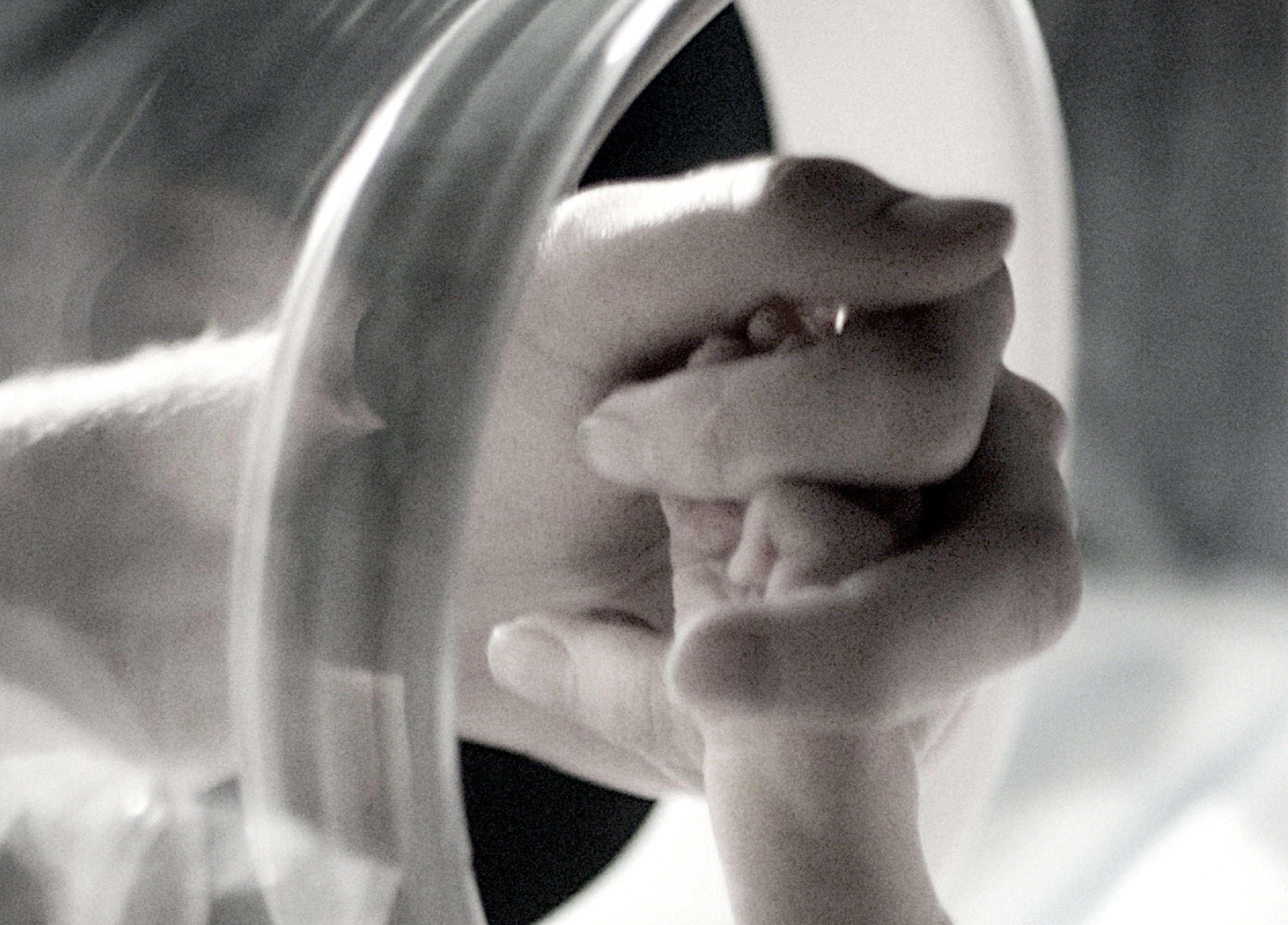 Zmarło dziecko zakażone COVID-19. Najmłodsza ofiara koronawirusa w Polsce