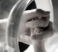 Zmarło dziecko zakażone COVID-19. Najmłodsza ofiara koronawirusa w Polsce