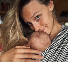 Aleksandra Żebrowska na zdjęciu z najmłodszym synkiem