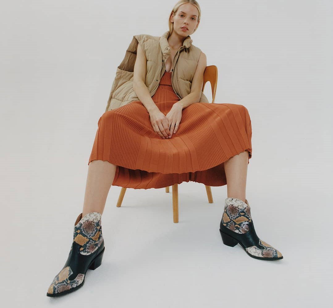 Buty w wężowy wzór