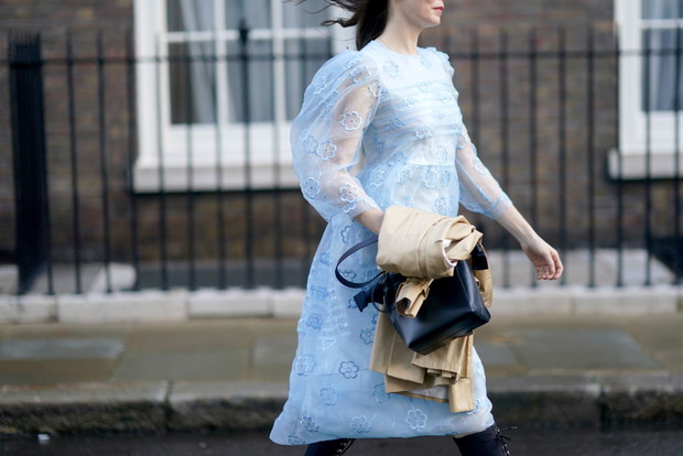 Modne ubrania z bufkami wiosna 2020: trendy moda na wiosnę