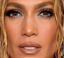 Jennifer Lopez i jej "wet hair" - modna fryzura, którą pokochały gwiazdy