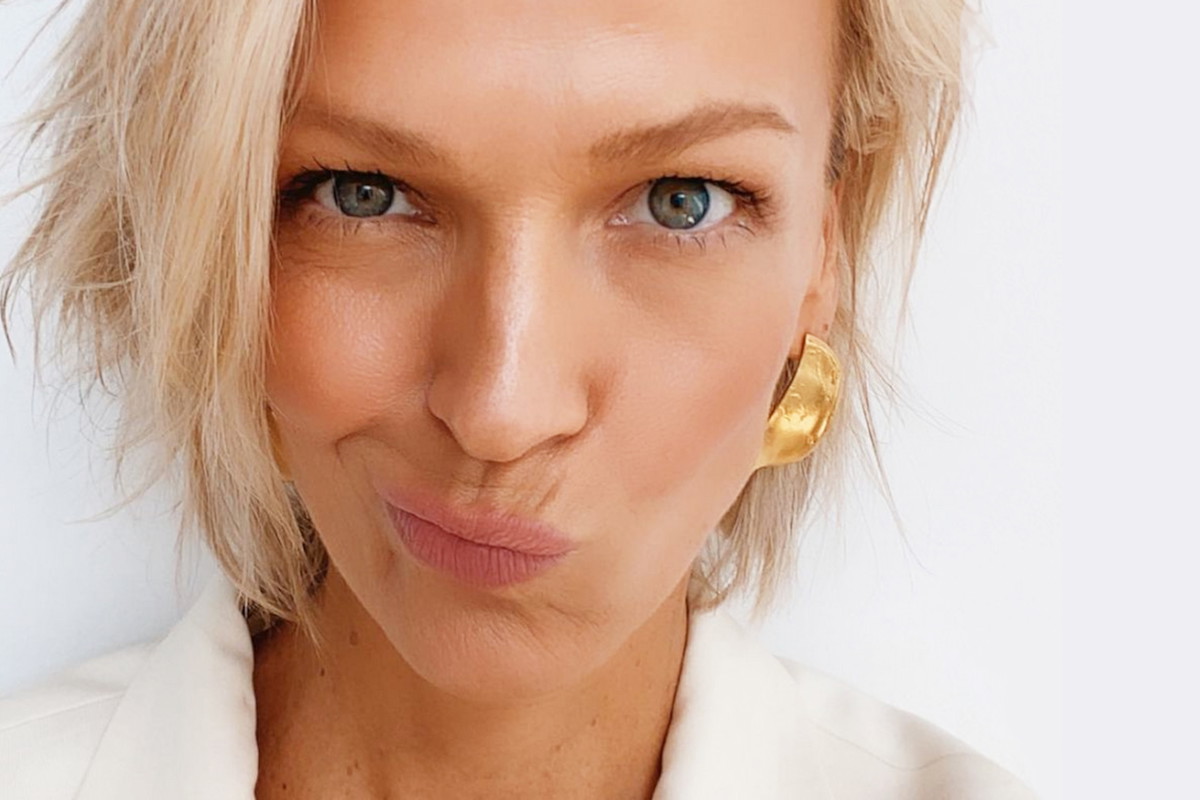 Płaszcz na zimę w modną kratkę i hitowe chunky boots - w stylu Magdy Mołek