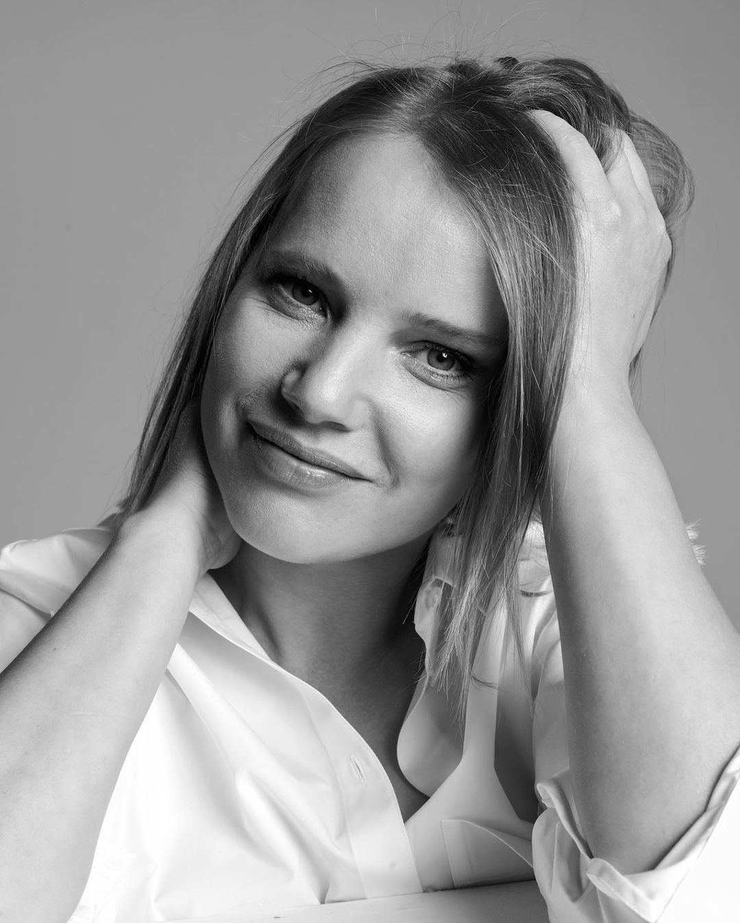 Joanna Kulig po raz pierwszy na zdjęciu z dzieckiem. Synek aktorki zachwycił wszystkich na  Instagramie. Widzimy podobieństwo!