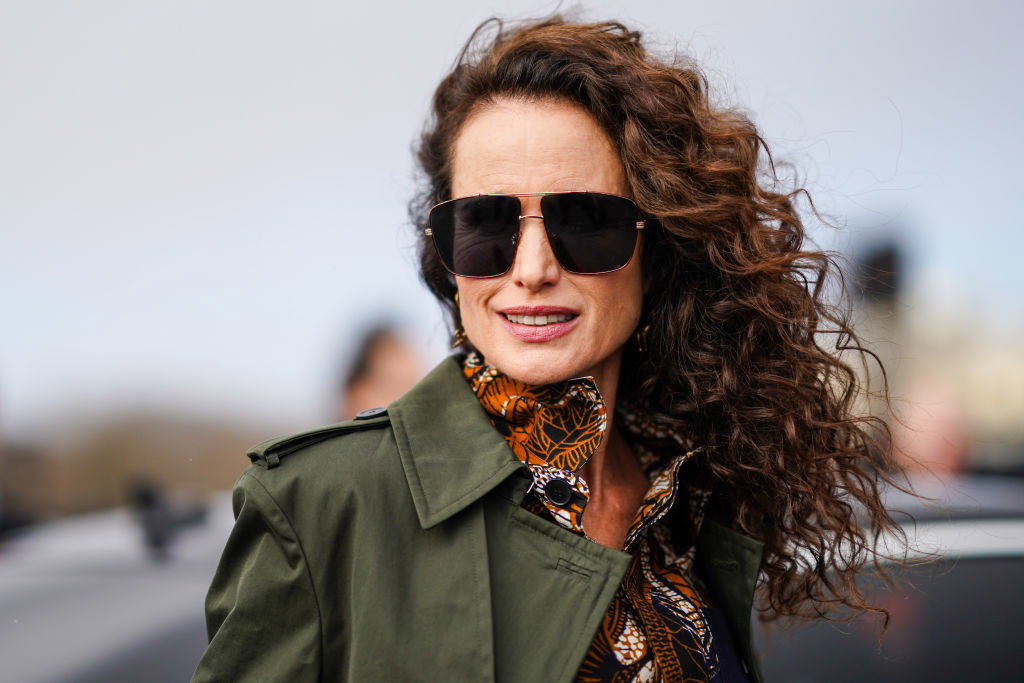 Andie MacDowell pokazała swoje siwe włosy. "Wyglądasz oszałamiająco" - piszą zachwycone fanki