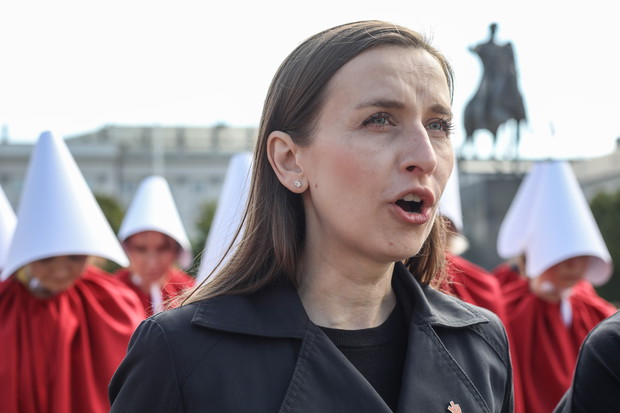 Doktorka Sylwai Spurek wspiera kobiety