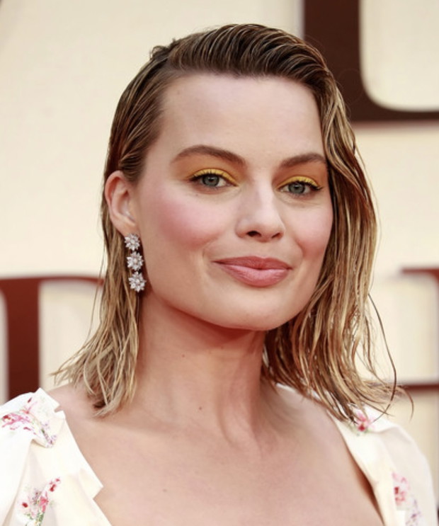 Margot Robbie i wet hair look
