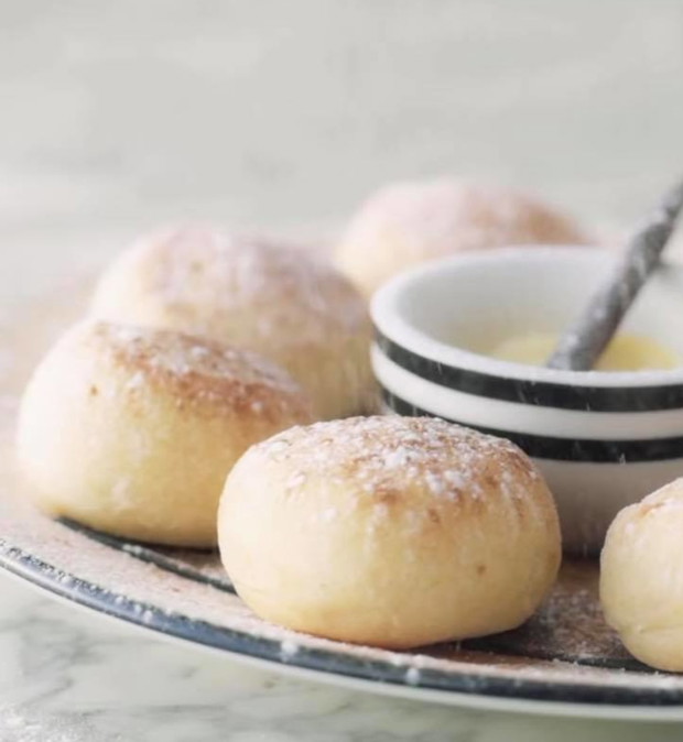 Pizza na słodko, czyli śnieżne kule Pizza Snowball Dough Balls