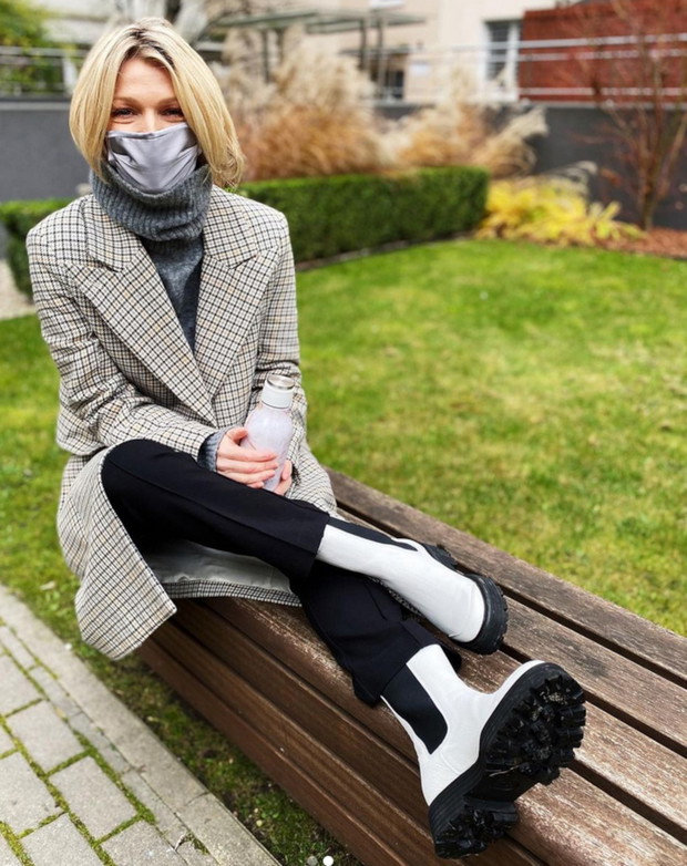 Płaszcz na zimę w modną kratkę i hitowe chunky boots - w stylu Magdy Mołek