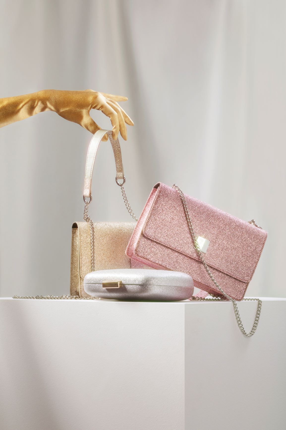 Idealne prezenty dla kobiet dostępne w sklepach CCC