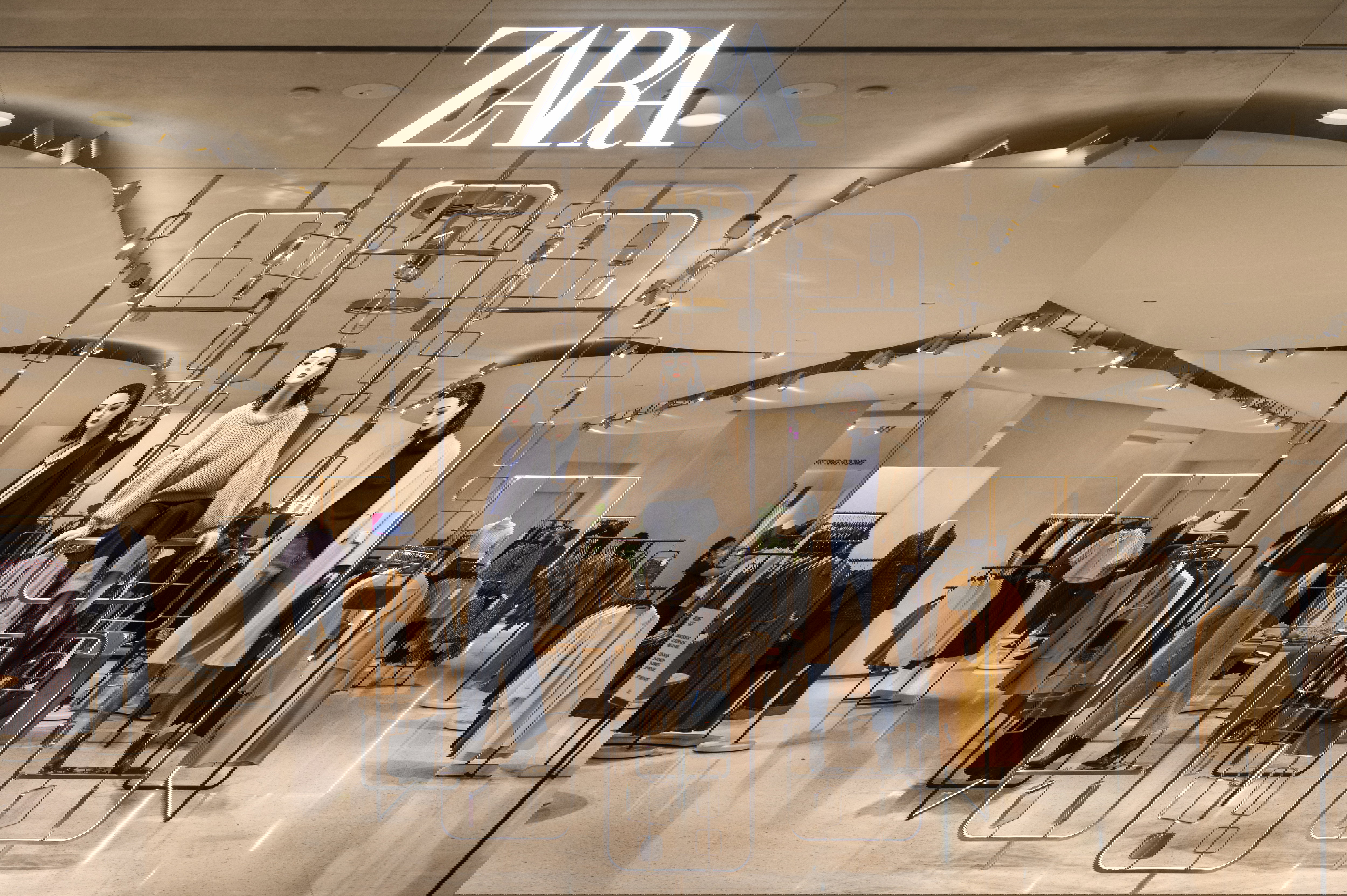 Koronawirus a tłumy w galeriach handlowych