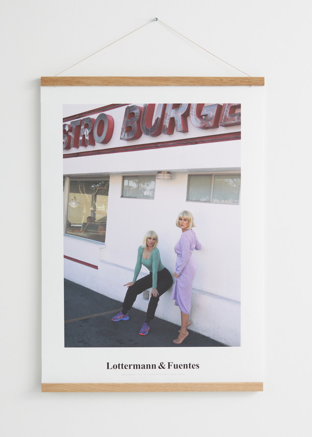 „Jej obraz, jej historia”. & Other Stories świętuje Dzień Kobiet serią ośmiu autoportretów