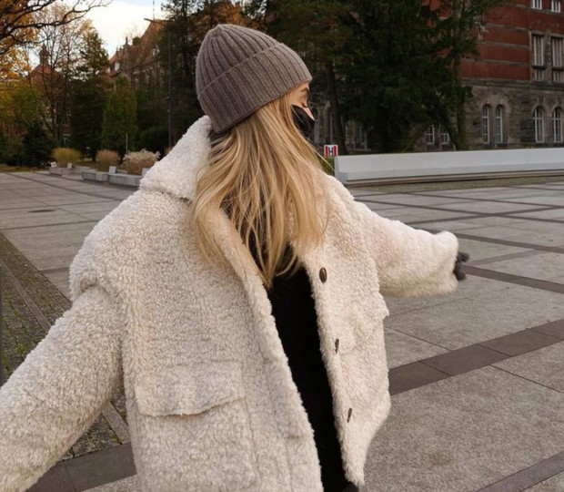 Zimowe stylizacje. Kasia Tusk w kurtce typu MIŚ