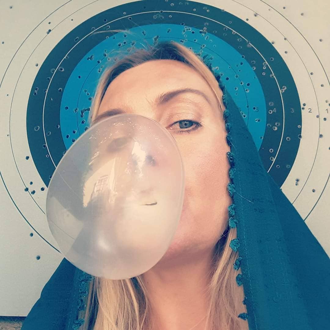 Kontrowersyjna grafika Marty Frej