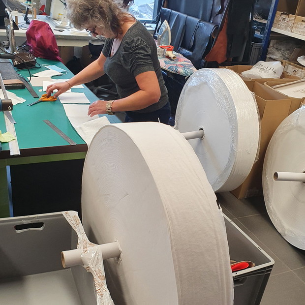 WITTCHEN szyje maseczki dla szpitali