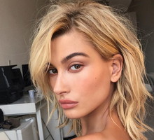 Modne fryzury 2021: Tousled bob – cięcie, które odmładza i dodaje objętości