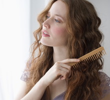 Jak czesać kręcone włosy