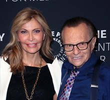 Larry King nie żyje. Dziennikarz chorował na koronawirusa. Miał siedem żon, a ostatnio pożegnał dwójkę dzieci