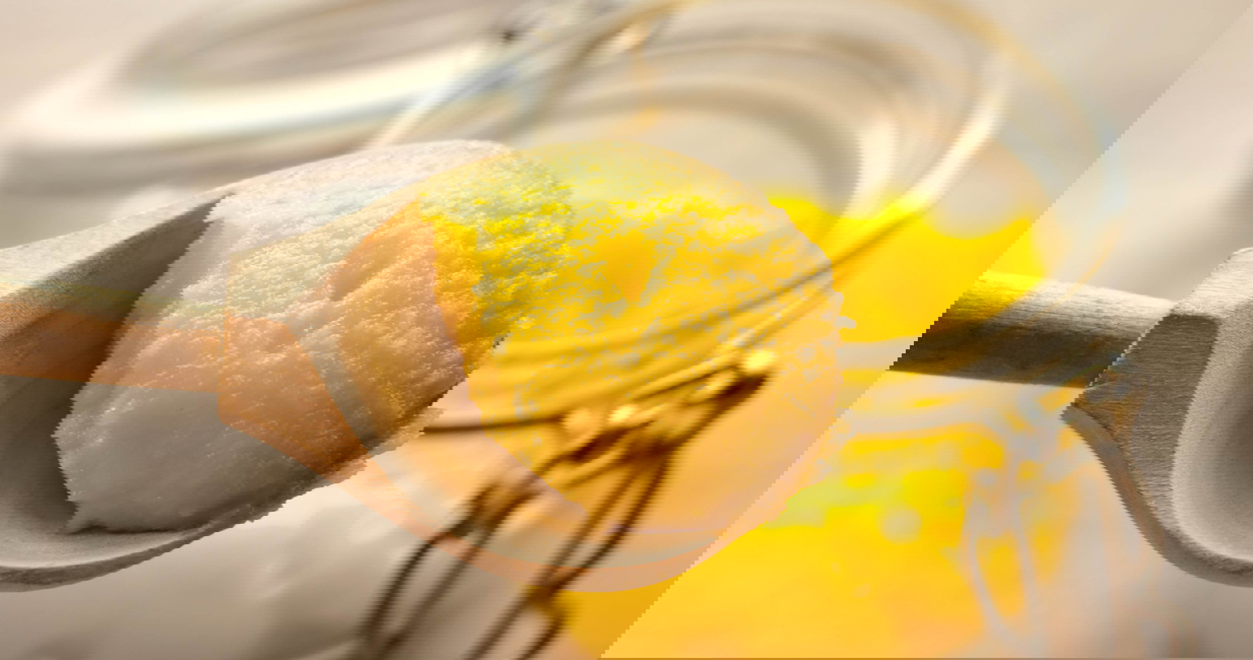 Masło klarowane ghee - sposób prababek na piękną skórę i włosy. To petarda domowej pielęgnacji!