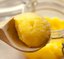 Masło klarowane ghee - sposób prababek na piękną skórę i włosy. To petarda domowej pielęgnacji!