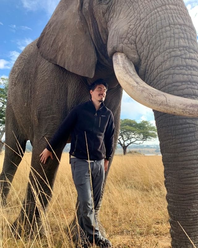 Tomek Michniewicz podczas podróży po Afryce