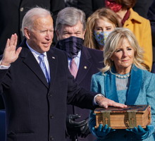 Jill Biden i Joe Biden na zaprzysiężeniu