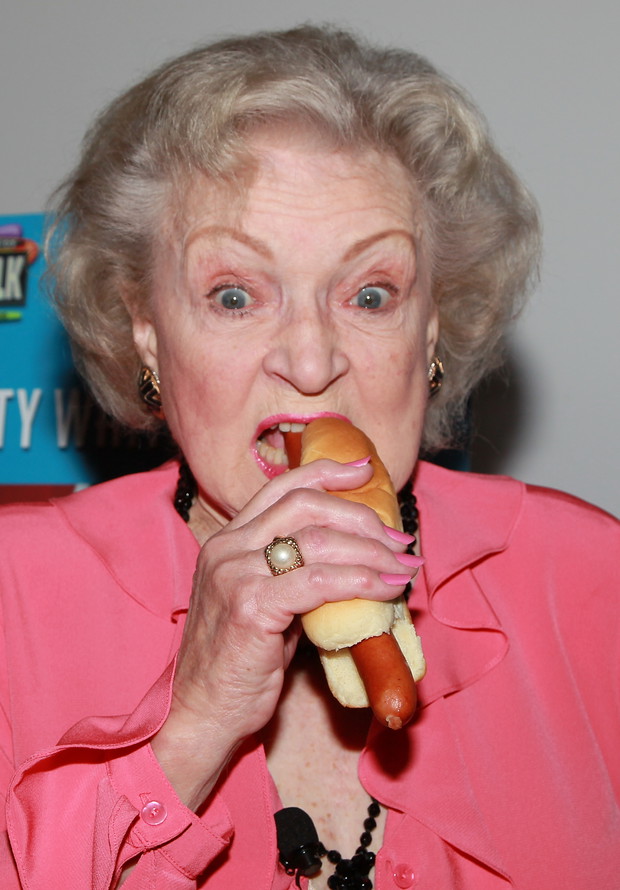 Betty White obchodzi 99 urodziny. Jaki ma przepis na szczęśliwe życie?