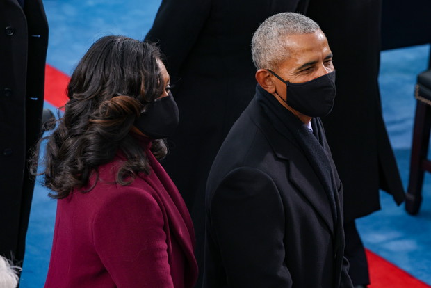 Michelle Obama - wszyscy mówią tylko o jej fryzurze. Jak zrobić idealne fale?