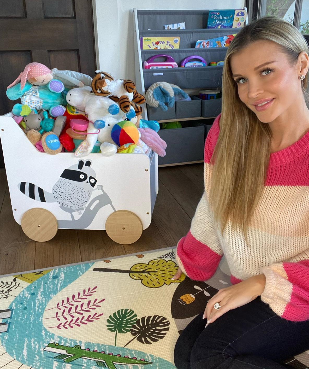 Joanna Krupa przekazuje wyprawkę Ashy na aukcję WOŚP!