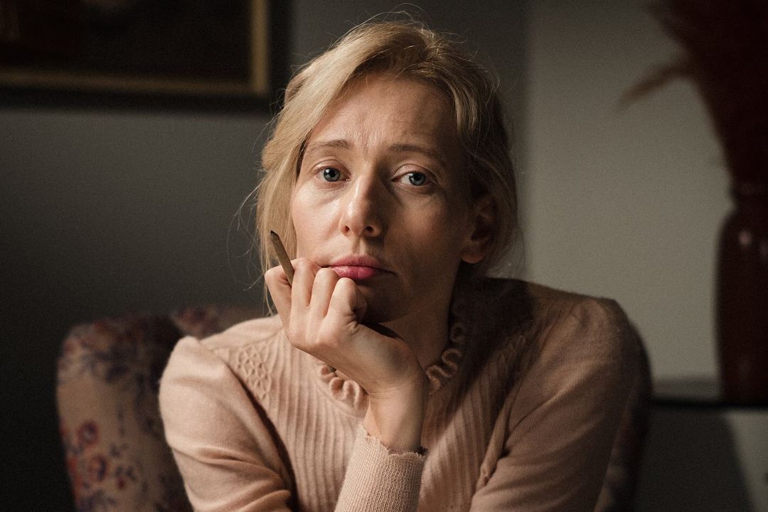 Hanna Bakuła ostro o serialu "Osiecka": oberwało się również Magdalenie Popławskiej grającej Agnieszkę Osiecką