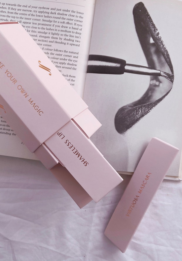 Kosmetyki Julii Wieniawy JUSEE - test maskary i pomadki do ust