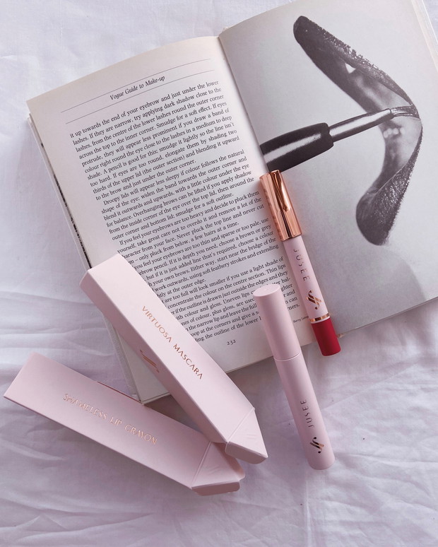 Kosmetyki Julii Wieniawy JUSEE - test maskary i pomadki do ust