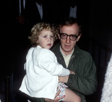 Dylan Farrow - córka Woody'ego Allena, wraca do traumy z dzieciństwa