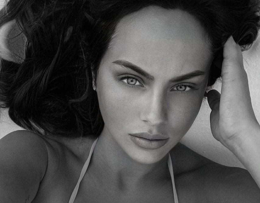 Kasia Lenhardt kilka dni przed samobójstwem została zmuszona do podpisania niemoralnej umowy. Jaki związek ma ona z jej śmiercią?