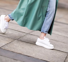 sneakersy na wiosnę