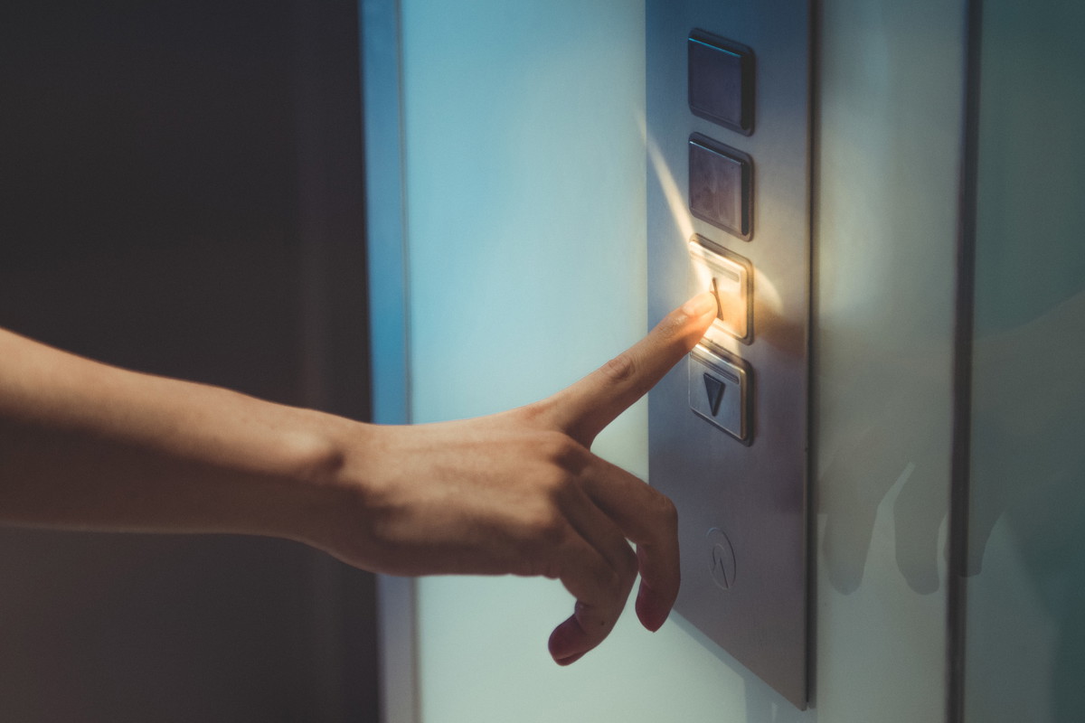 Lift Game - starszna miejsca legenda ze śmiercią w tle