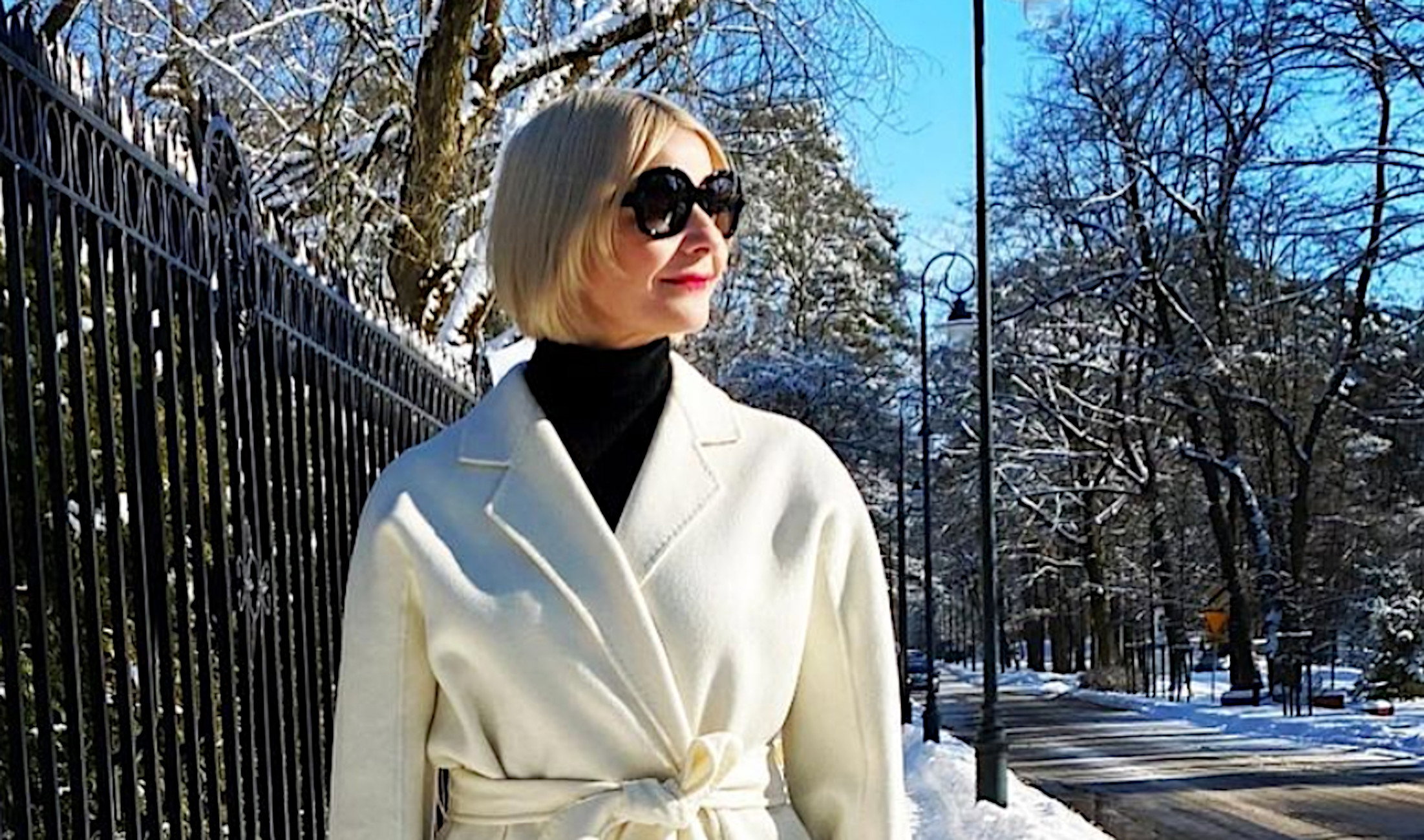 Małgorzata Kożuchowska w genialnym płaszczu na wiosnę i z modną POUCH BAG