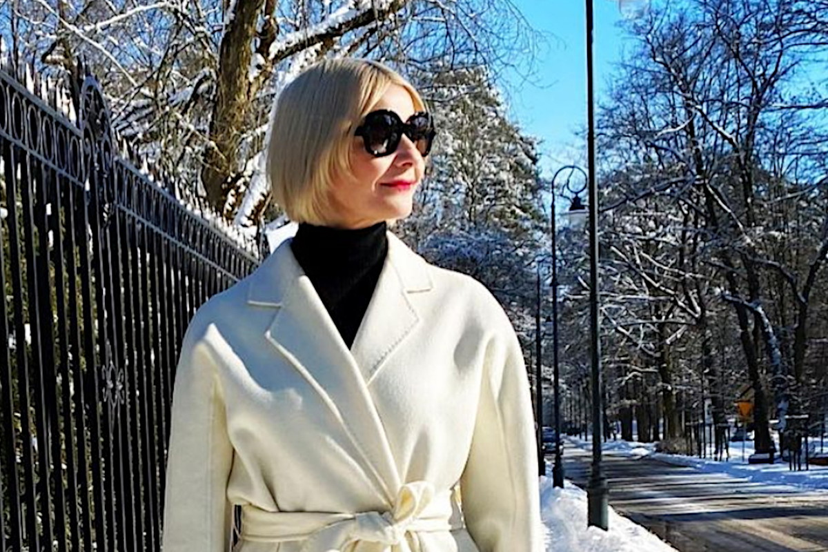 Małgorzata Kożuchowska w genialnym płaszczu na wiosnę i z modną POUCH BAG