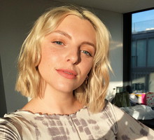 Modne fryzury 2021: grunge bob