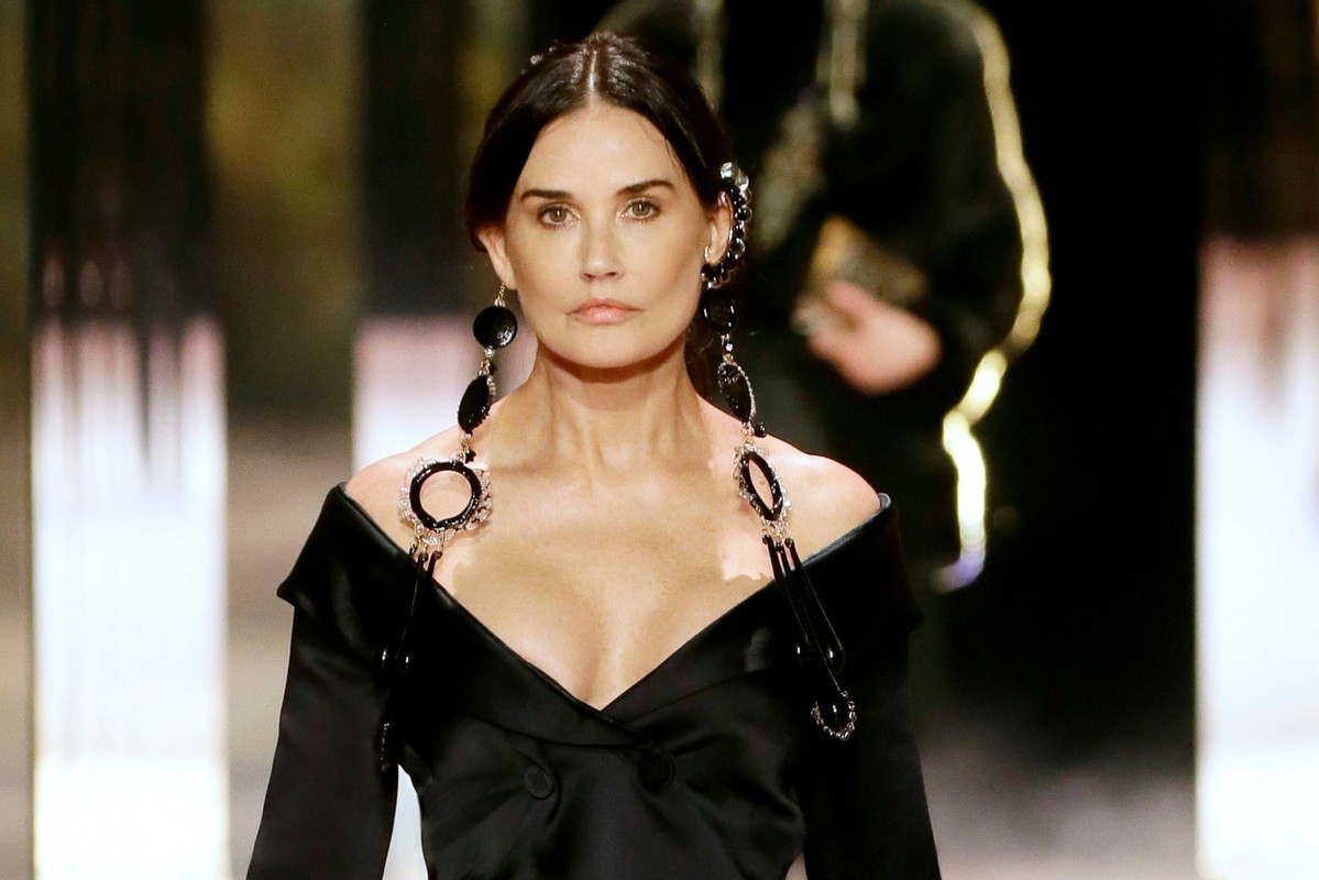 Demi Moore zdradza, co stało się na pokazie Fendi z jej twarzą
