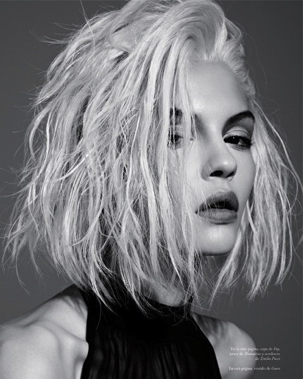 Modne fryzury 2021: grunge bob