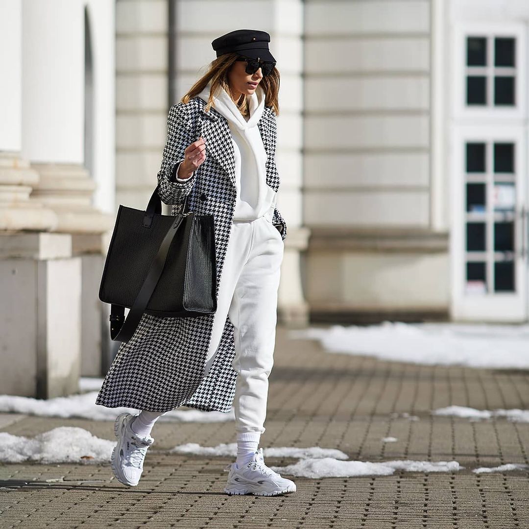 Płaszcz w pepitkę w stylu Anny Lewandowskiej