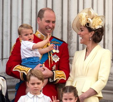 Dzieci Williama i Kate przygotowała wzruszające laurki dla Diany z okazji Dnia Matki