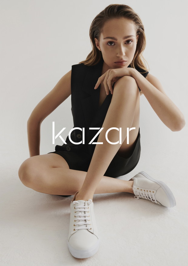 Poznaj fenomen kultowych sneakersów! Czy sportowe buty można nosić do każdej stylizacji?