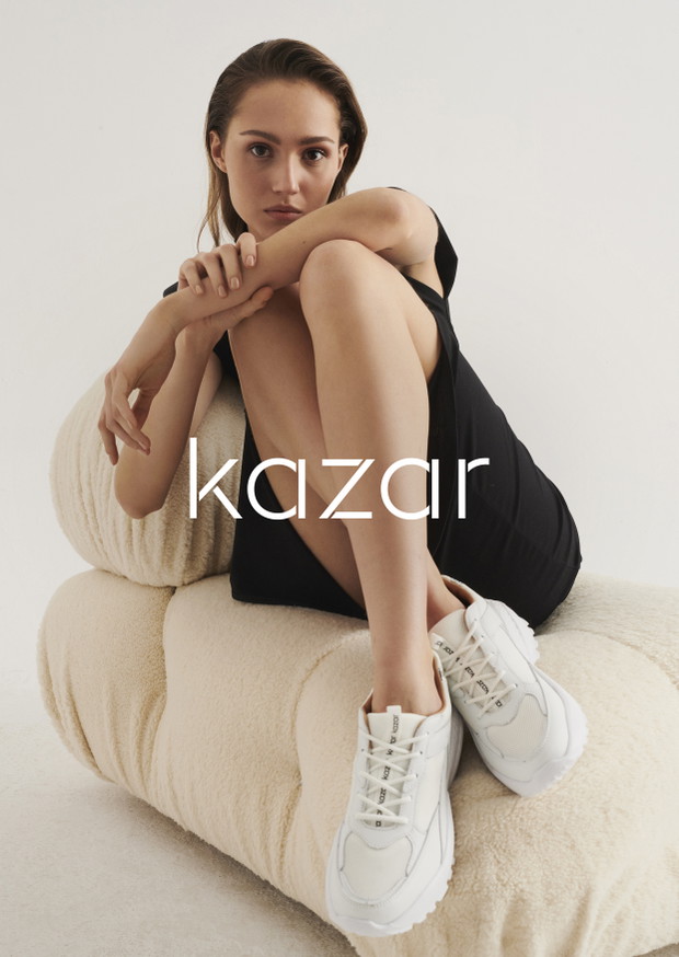 Poznaj fenomen kultowych sneakersów! Czy sportowe buty można nosić do każdej stylizacji?
