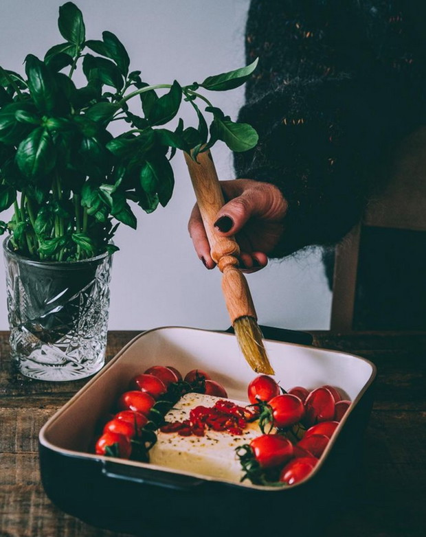 Przepis na makaron z pieczoną fetą i pomidorkami stał się hitem TikToka!