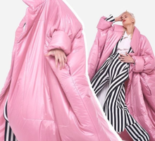 IKEA wypuściła kołdro-płaszcz, na punkcie, którego oszalał świat. Nie byli pierwsi!