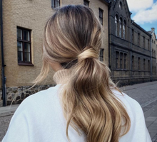 Ciemny blond – dla kogo jest idealny? Modne odcienie ciemnego blondu